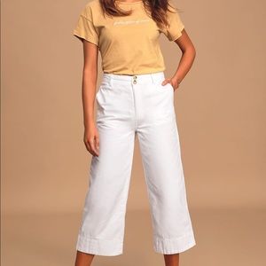NWT Oniell white crop pants.
